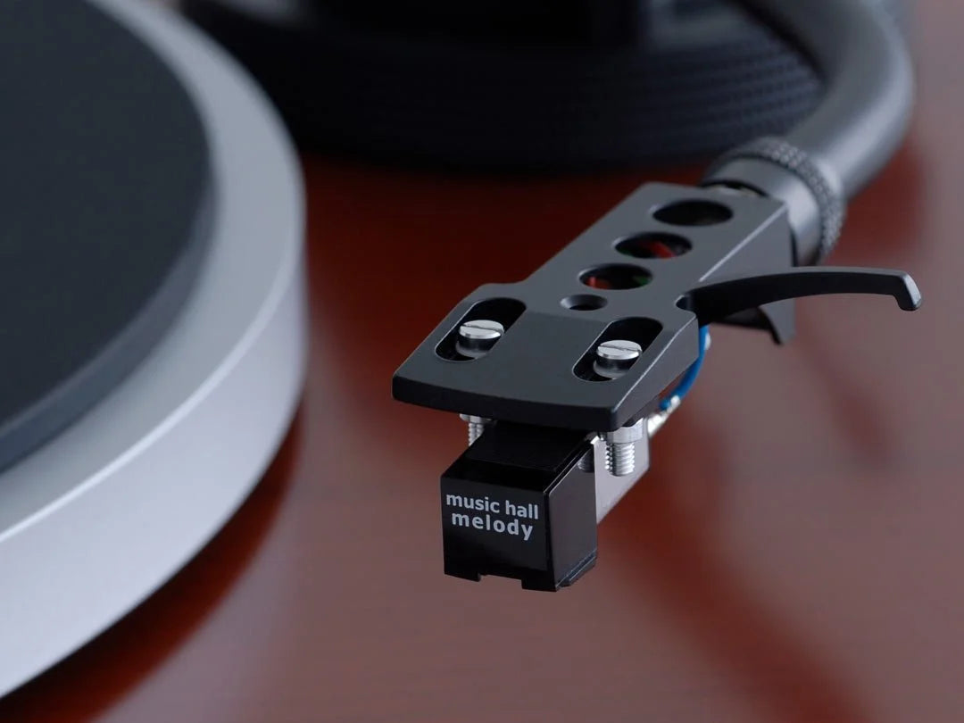 Belt Drive Manual Turntable with Built-In Preamp P73662