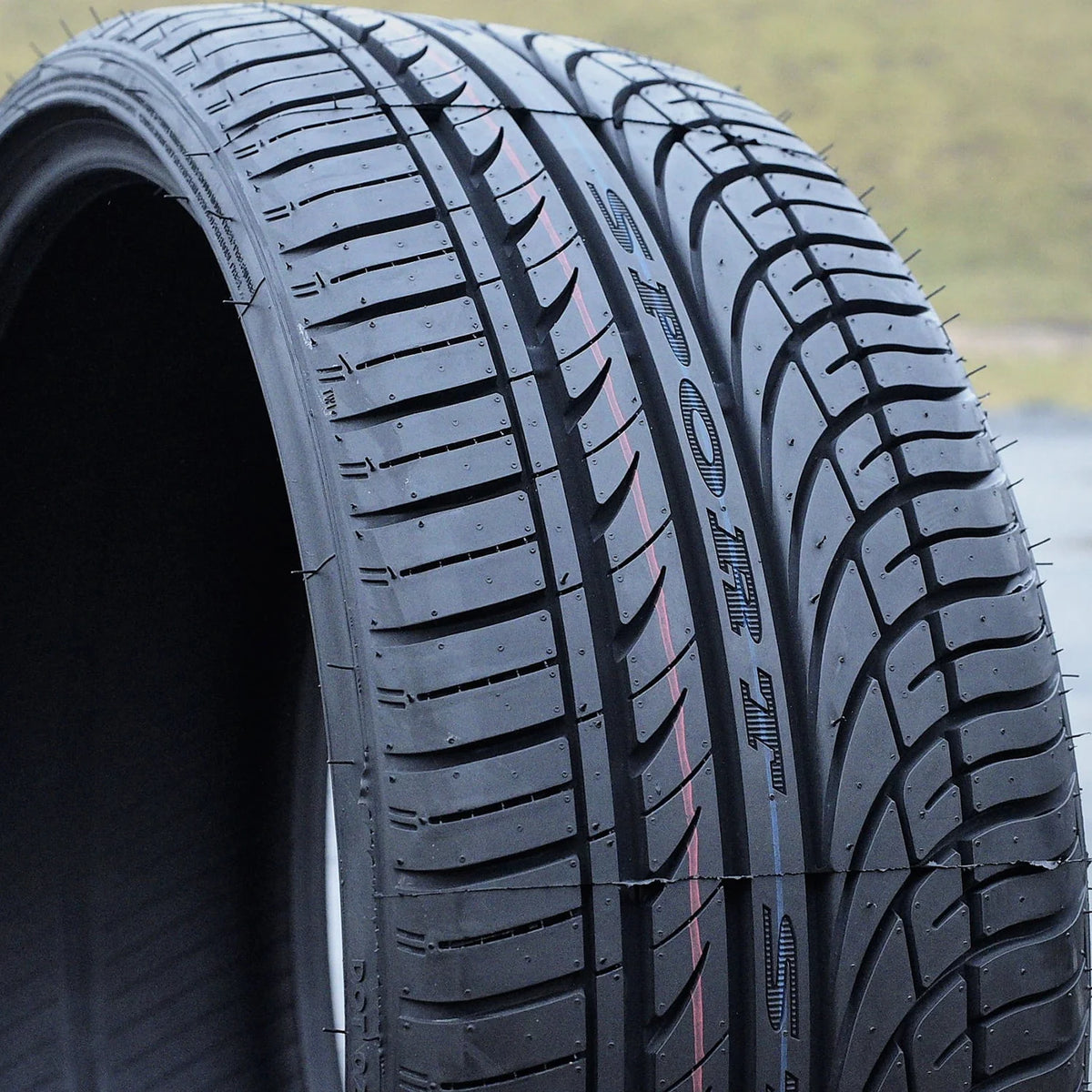 255/35ZR20 97W XL All Season Performance Tire A785