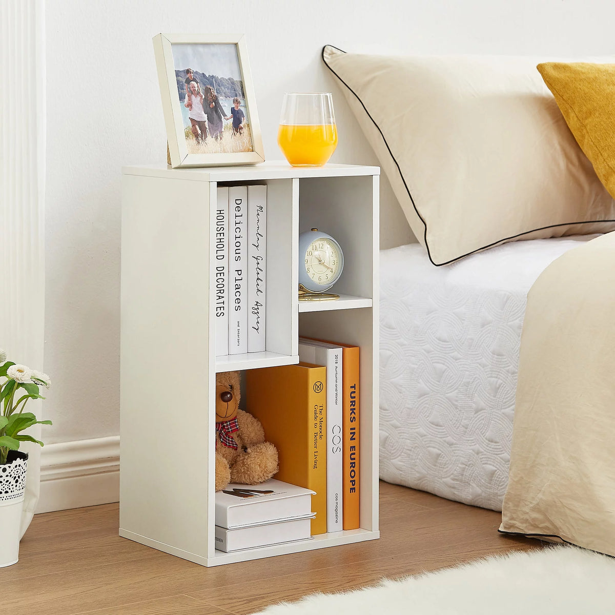 White 2-Tier Wood Bookcase Set of 2 G710014