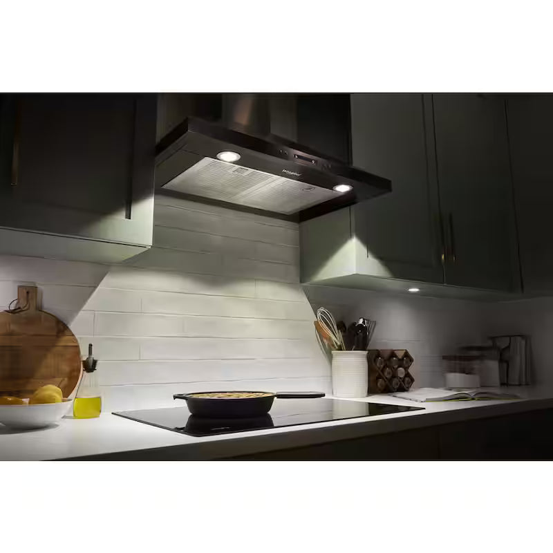 Wall-Mount Range Hood with light in Stainless Steel Q580