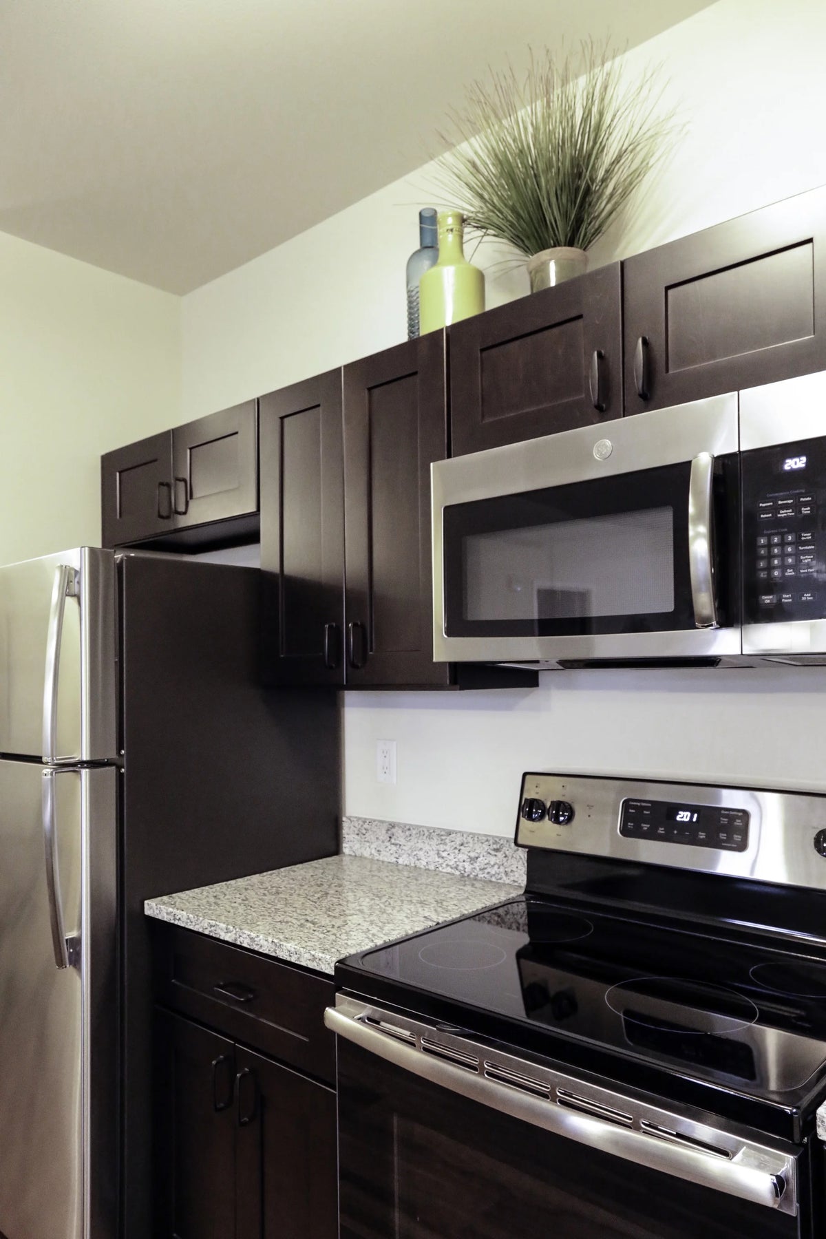 Espresso Shaker Style Wall Kitchen Cabinet 21x36x12 H60315